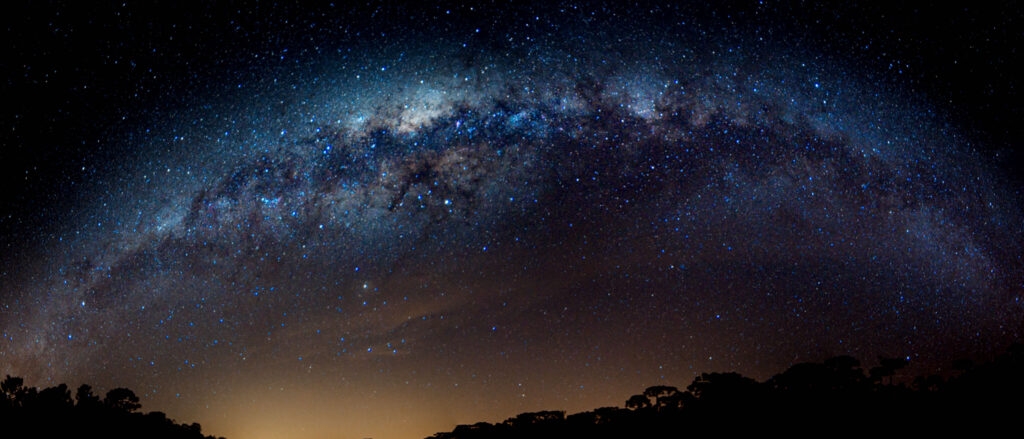 Nebulosa cielo nocturno formación en Astrología
