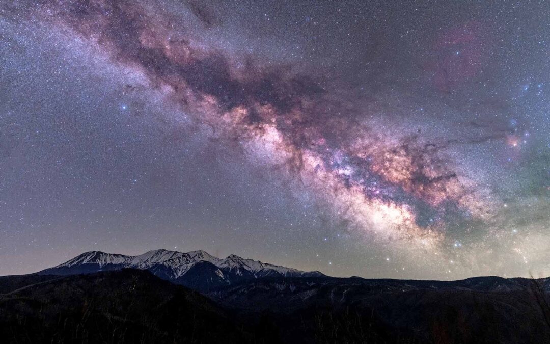 7 señales en tu carta natal de que la astrología es tu vocación